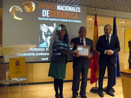El alfarero de l´Alcora, Antonio Nomdedéu Medina, recibe en Madrid un reconocimiento a su  trayectoria  profesional