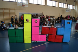 El carnaval inunda de colorido el colegio Lledó