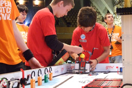 Fun In Bots triunfa en la final del Concurso Nacional de Robótica