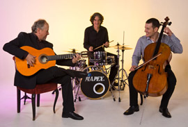 Actuación del trío musical Jerez-Texas dentro del Festival Altres Musiques