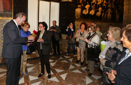 Las Aulas del Mayor de Castellón visitan el Palau de la Generalitat Valenciana