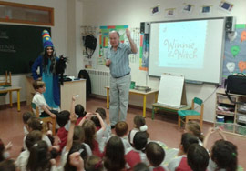 El ilustrador sudafricano Korky Paul visita el colegio Lledó