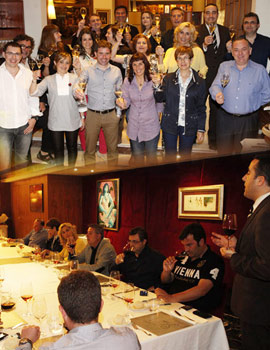 Cena-maridaje de la bodega Mayo García en el Restaurante del Casino Antiguo dirigida por David Buch