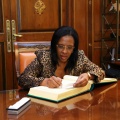 Recepción oficial a Fikile Magubane