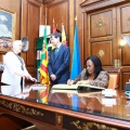 Recepción oficial a Fikile Magubane