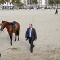 Carrera de caballos y burros