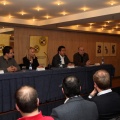 Tots a una veu