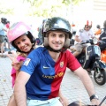 Vuelta a España en vespa con sidecar por los toros de Osborne