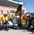 Vuelta a España en vespa con sidecar por los toros de Osborne