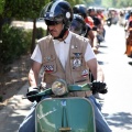Vuelta a España en vespa con sidecar por los toros de Osborne