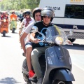 Vuelta a España en vespa con sidecar por los toros de Osborne