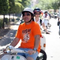 Vuelta a España en vespa con sidecar por los toros de Osborne