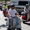 Vuelta a España en vespa con sidecar por los toros de Osborne