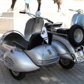 Vuelta a España en vespa con sidecar por los toros de Osborne