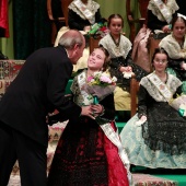 Reina infantil y corte de honor