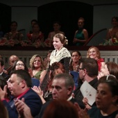 Reina infantil y corte de honor