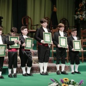 Reina infantil y corte de honor