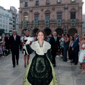 Reina infantil y corte de honor