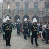 Reina infantil y corte de honor