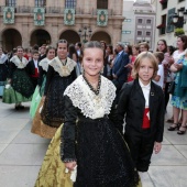 Reina infantil y corte de honor