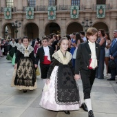 Reina infantil y corte de honor