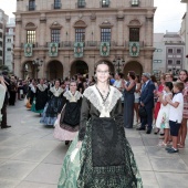 Reina infantil y corte de honor