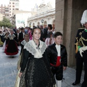 Reina infantil y corte de honor