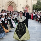 Reina infantil y corte de honor