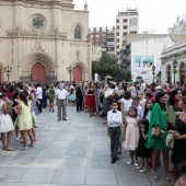 Reina infantil y corte de honor