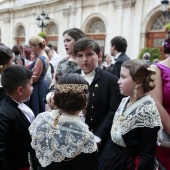 Reina infantil y corte de honor