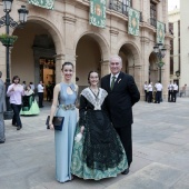 Reina infantil y corte de honor