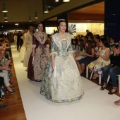 Mostra i desfilada de roba tradicional