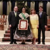 Imposición bandas a la reina de las fiestas y corte de honor