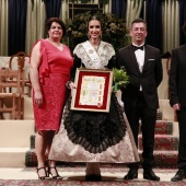 Imposición bandas a la reina de las fiestas y corte de honor