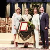 Imposición bandas a la reina de las fiestas y corte de honor