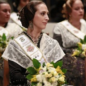 Imposición bandas a la reina de las fiestas y corte de honor