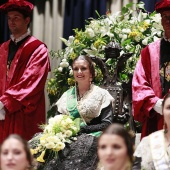 Imposición bandas a la reina de las fiestas y corte de honor