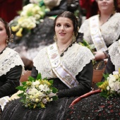 Imposición bandas a la reina de las fiestas y corte de honor