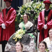 Imposición bandas a la reina de las fiestas y corte de honor