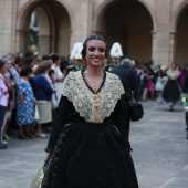 Imposición bandas a la reina de las fiestas y corte de honor