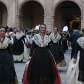 Imposición bandas a la reina de las fiestas y corte de honor