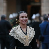 Imposición bandas a la reina de las fiestas y corte de honor