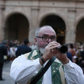 Imposición bandas a la reina de las fiestas y corte de honor