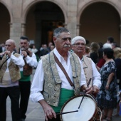 Imposición bandas a la reina de las fiestas y corte de honor