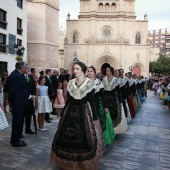 Imposición bandas a la reina de las fiestas y corte de honor