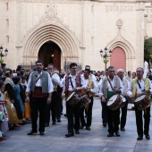 Imposición bandas a la reina de las fiestas y corte de honor