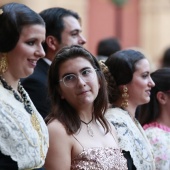 Imposición bandas a la reina de las fiestas y corte de honor