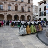 Imposición bandas a la reina de las fiestas y corte de honor