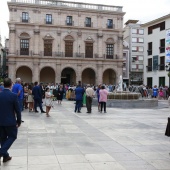 Imposición bandas a la reina de las fiestas y corte de honor