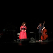 Maria João junto a Carlos Bica